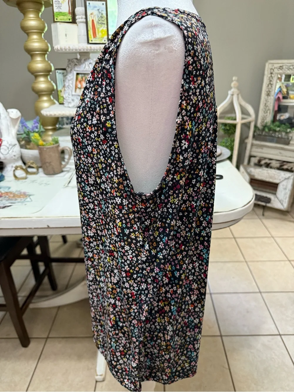 LOFT sleeveless neck